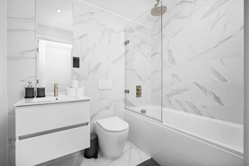 Stylish 2 Bedroom Apartment Close To Everything Бирмингам Екстериор снимка