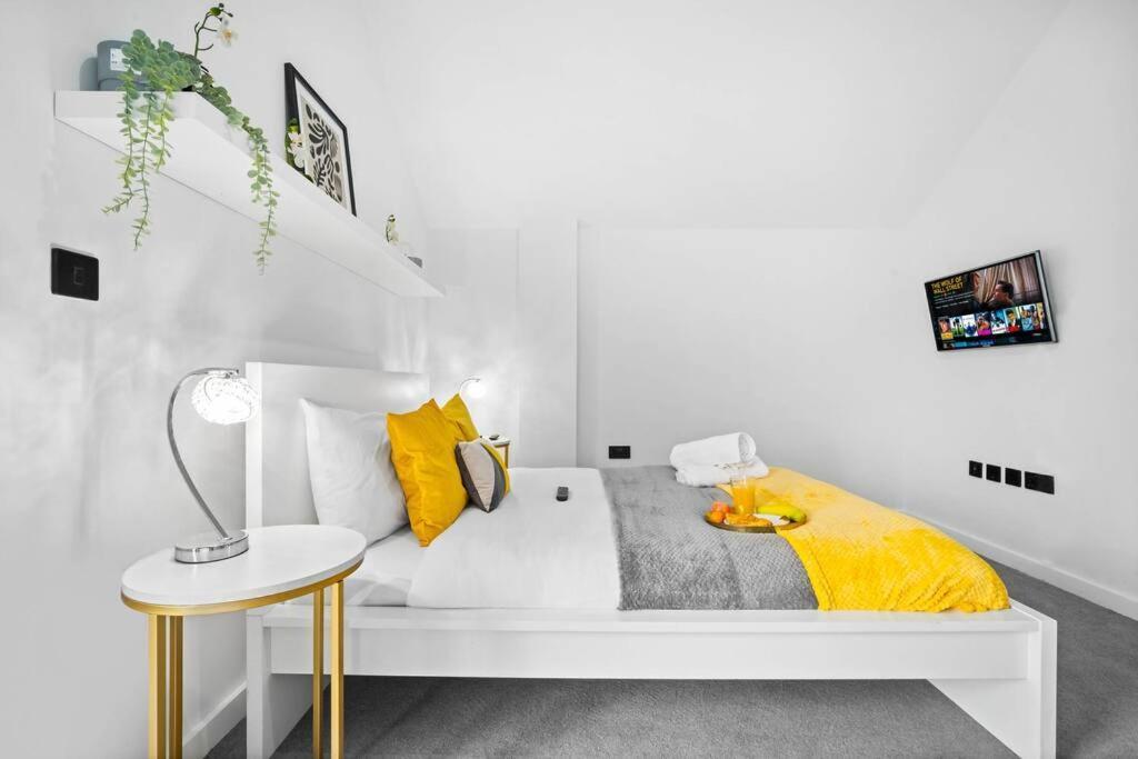 Stylish 2 Bedroom Apartment Close To Everything Бирмингам Екстериор снимка
