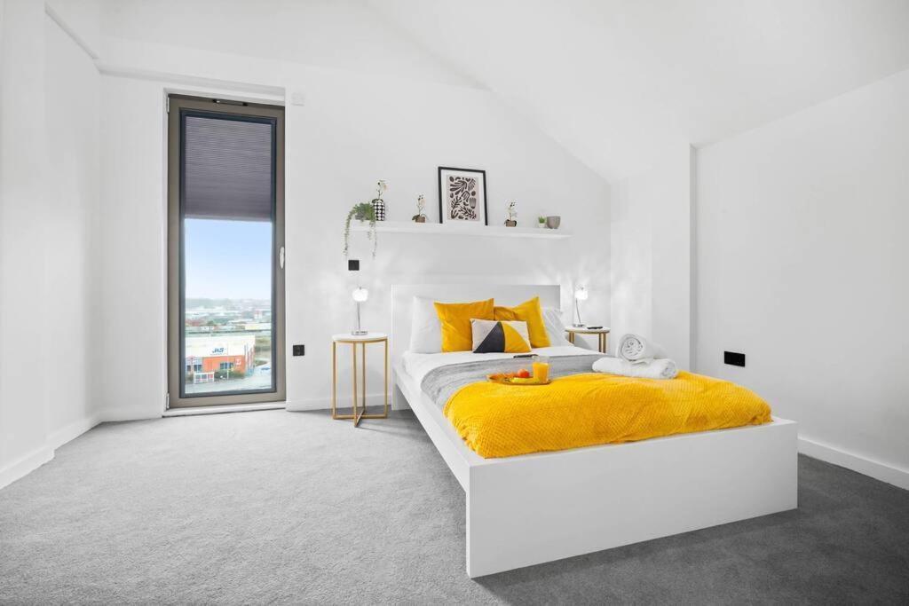Stylish 2 Bedroom Apartment Close To Everything Бирмингам Екстериор снимка