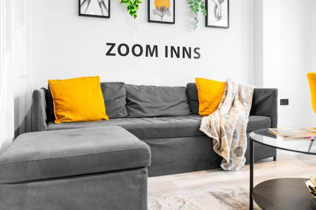 Stylish 2 Bedroom Apartment Close To Everything Бирмингам Екстериор снимка