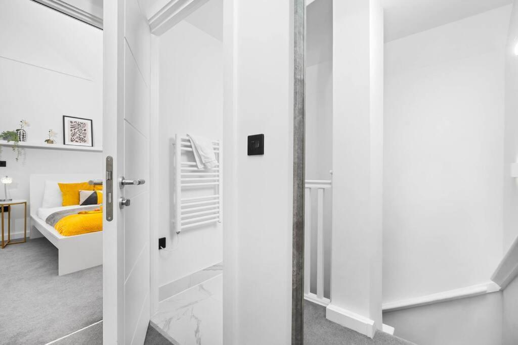 Stylish 2 Bedroom Apartment Close To Everything Бирмингам Екстериор снимка
